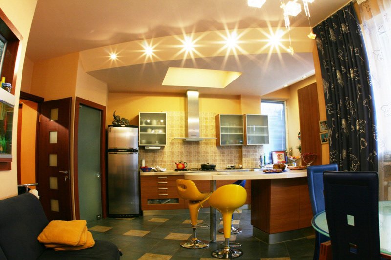 Interior (3)