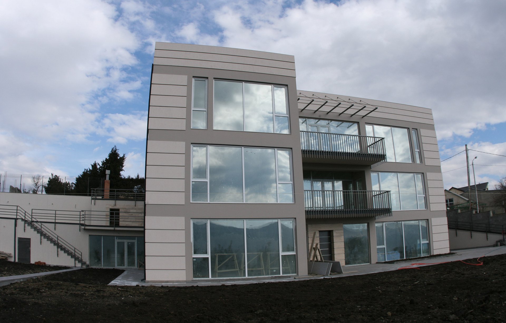 Villa at Lisi Lake, Tbilisi, Georgia. (4)