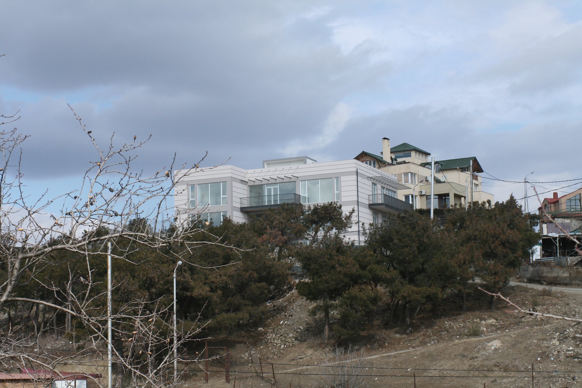 Villa at Lisi Lake, Tbilisi, Georgia. (5)