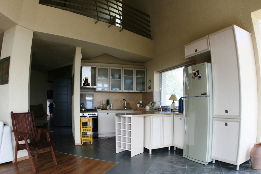 Villa in Tsavkisi, Georgia. (3)